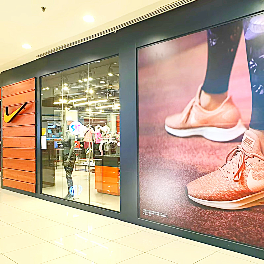 Graphics display at a mall